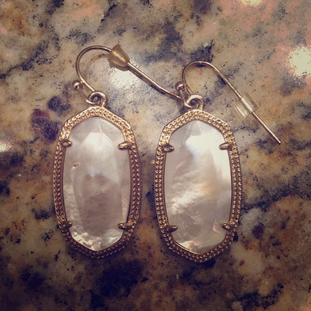 Kendra Scott Dani Gold with White Pearl Earrings