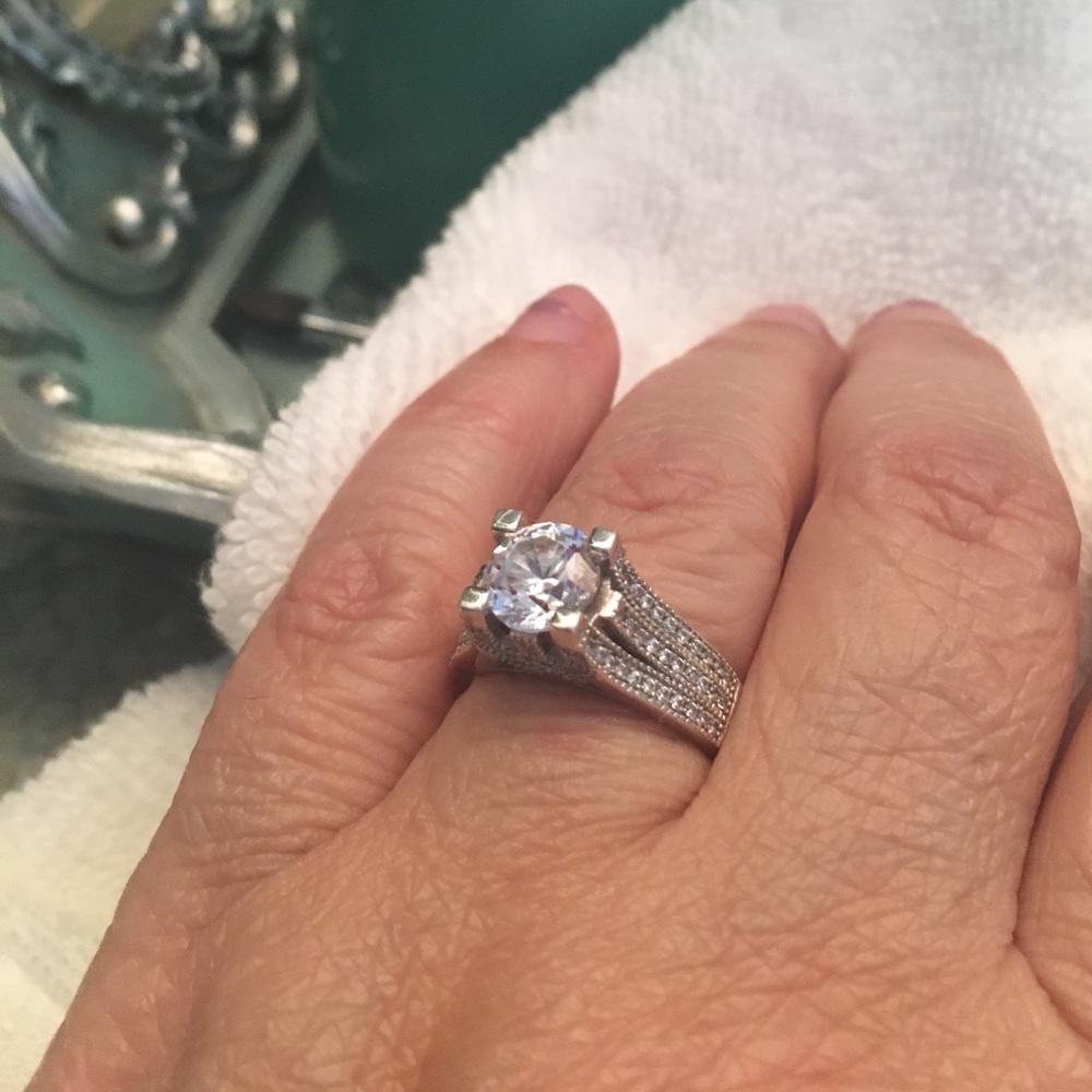 Moissanite 1 ct silver ring size 7