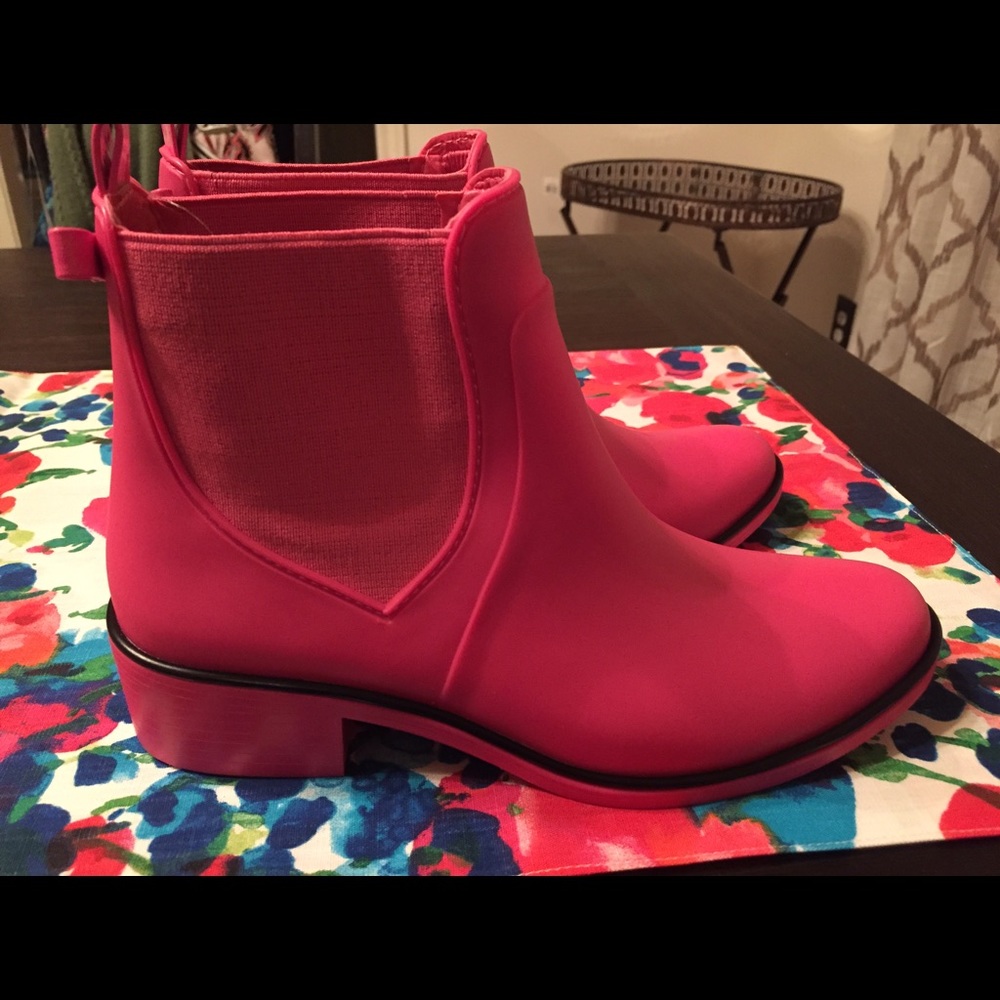 Kate spade pink rain booties size 7