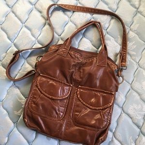 Selling a cute aged purse. Perfect for any age!