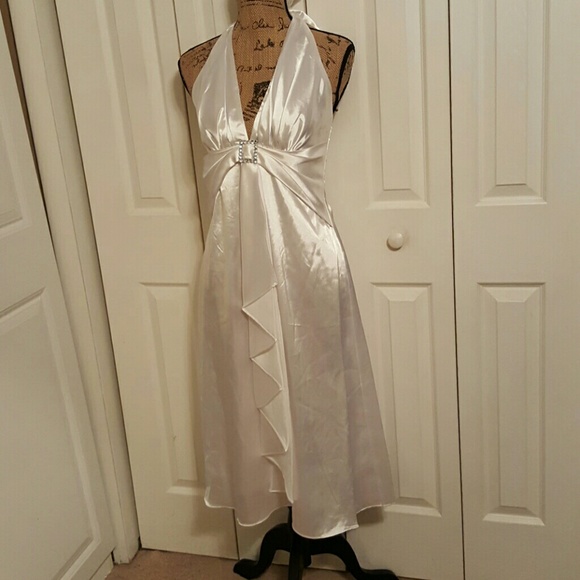 Dresses & Skirts - Beautiful White Dress NWOT