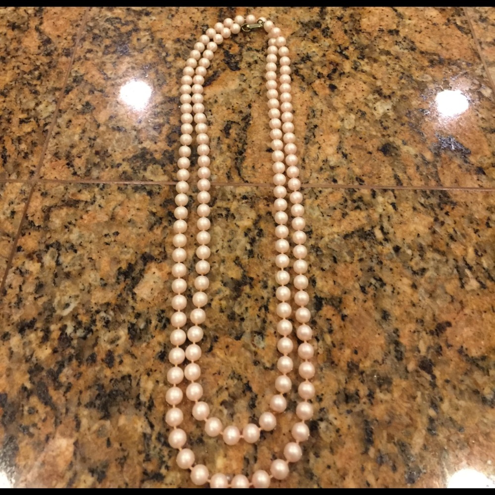 Vintage lightweight faux pearl necklace