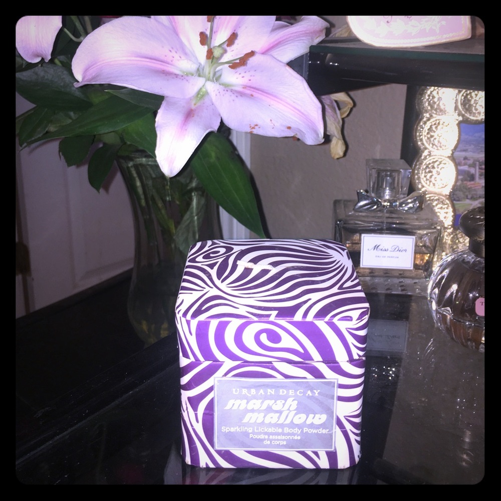 Urban Decay "Marshmallow"