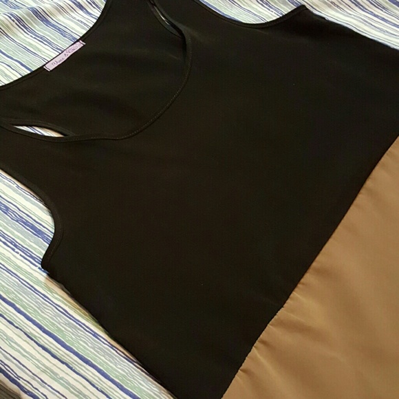 Color block top - Picture 2 of 3