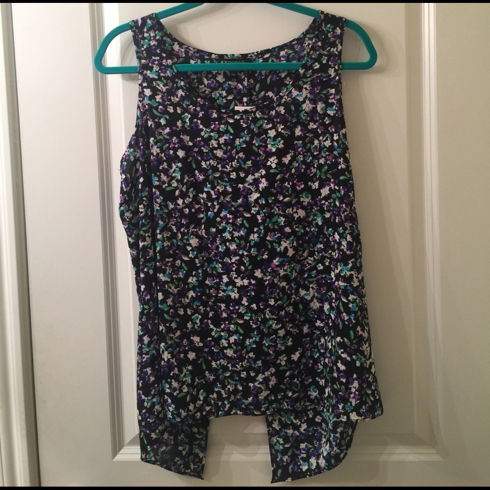 Tank top with fly away back