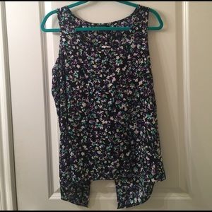 Tank top with fly away back