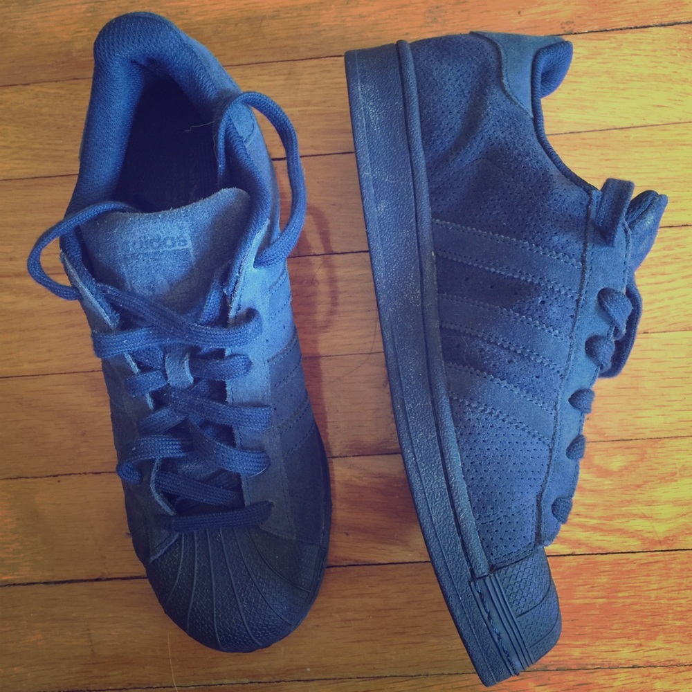 Navy Suede Superstars Men 7