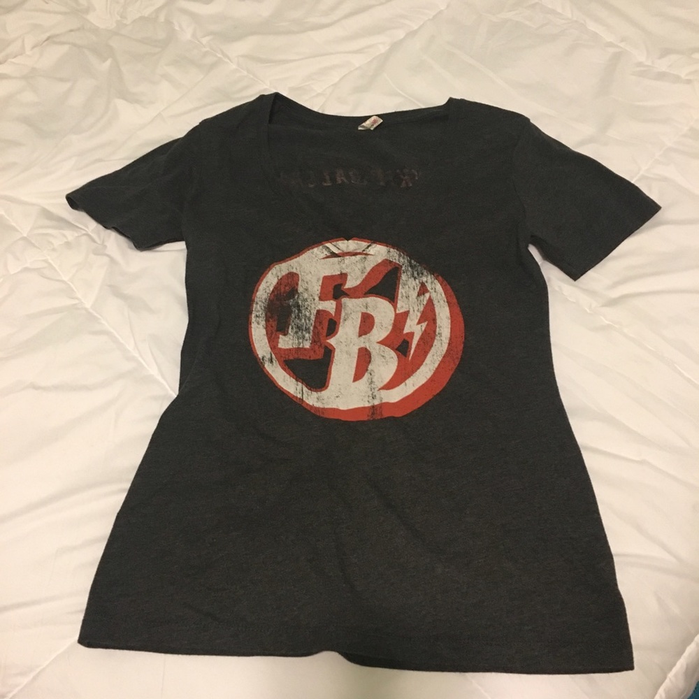 V-Neck Frankie Ballard Tee