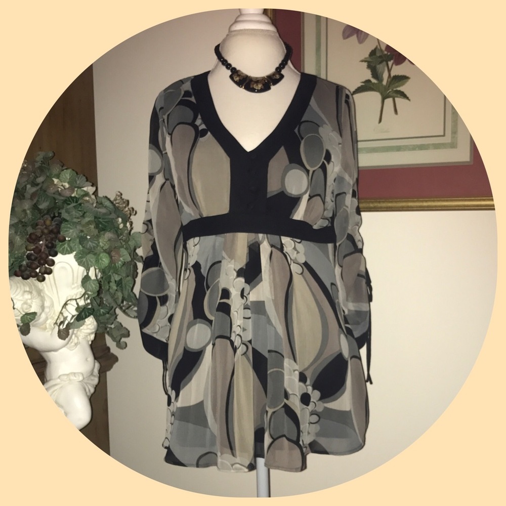 NWOT Elle 🌠 babydoll-style blouse