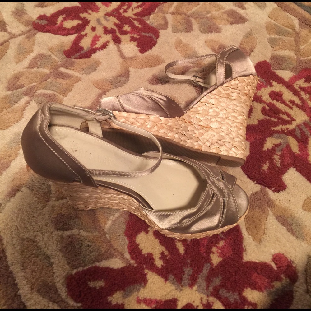7 1/2 COLIN STUART Taupe Satin and Rope Wedges