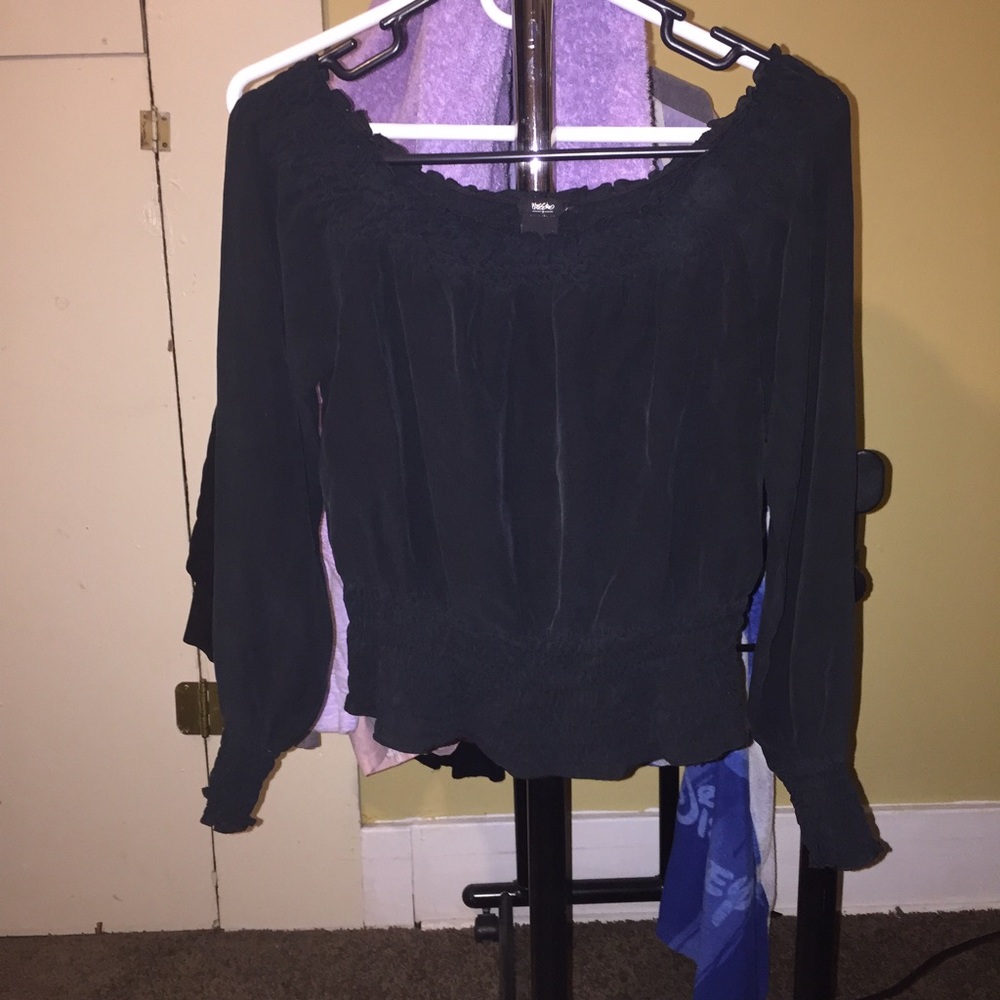 Off shoulder shirt