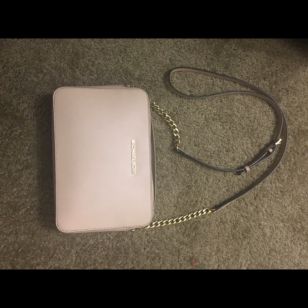 Michael Kors Jet Set Large Traveler Crossbody