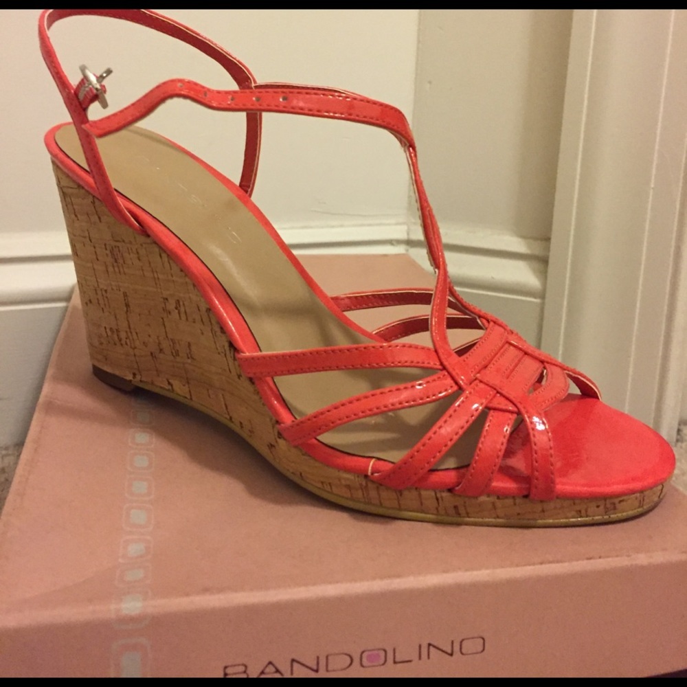 Brand new salmon Bandolino sandals sz 8