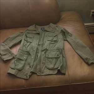 GAP ARMY GREEN JACKET