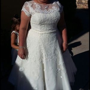 Original hand beaded Cassini wedding dress w/shoes