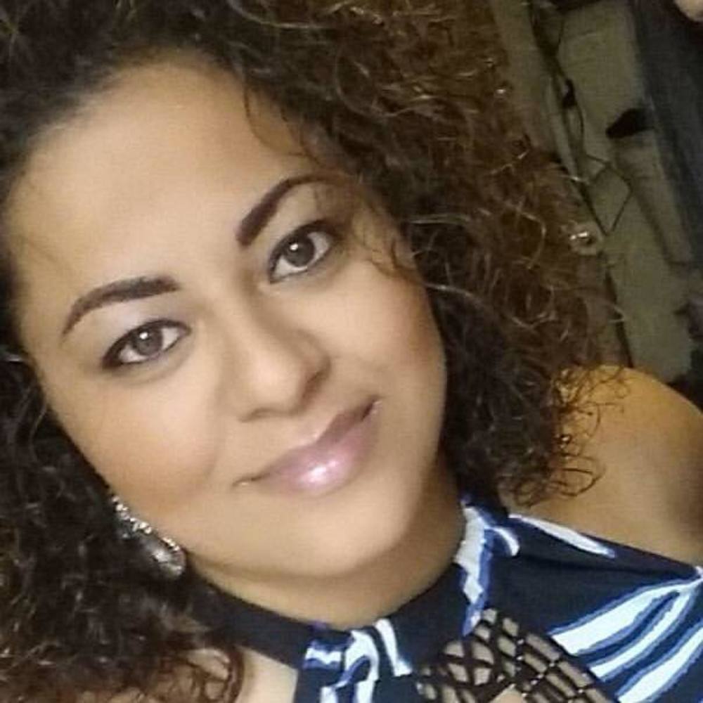 Meet your Posher, Lora