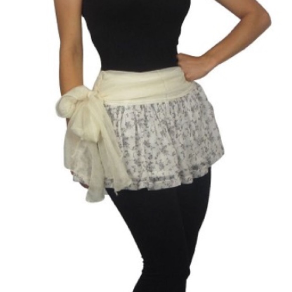 🆕🍄Grey Floral Flared Mini Skirt w/ Tie Sash