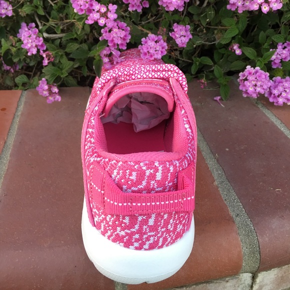 Big girls lace up running sneakers. Pink. NIB - Picture 4 of 5