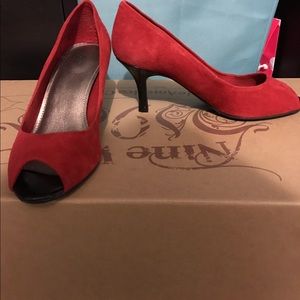 Red low pumps