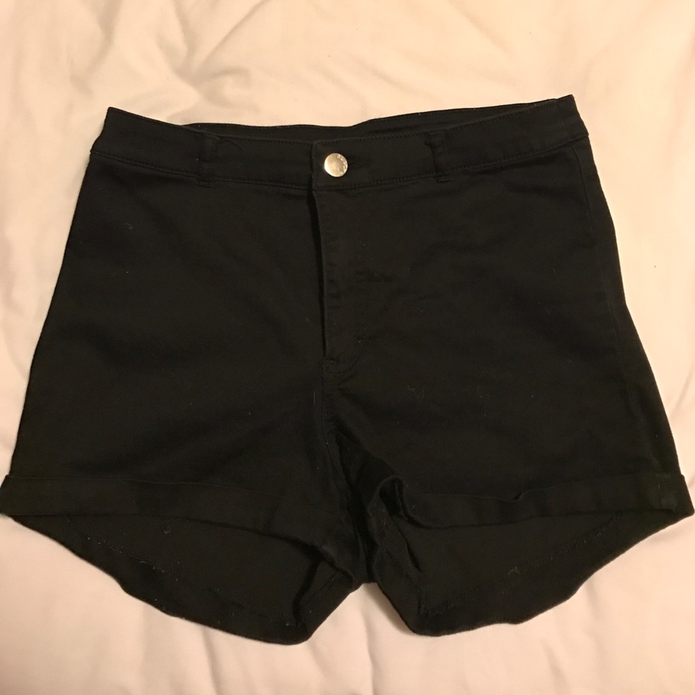 Stretchy black shorts