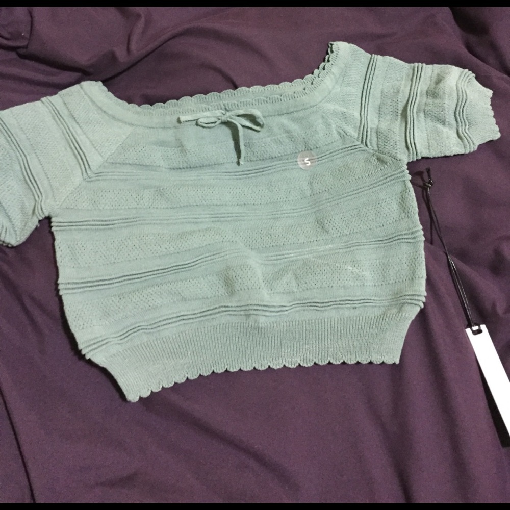 NWT Kendall and Kylie! Size S blue/green crop top!