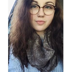 Meet your Posher, Abby