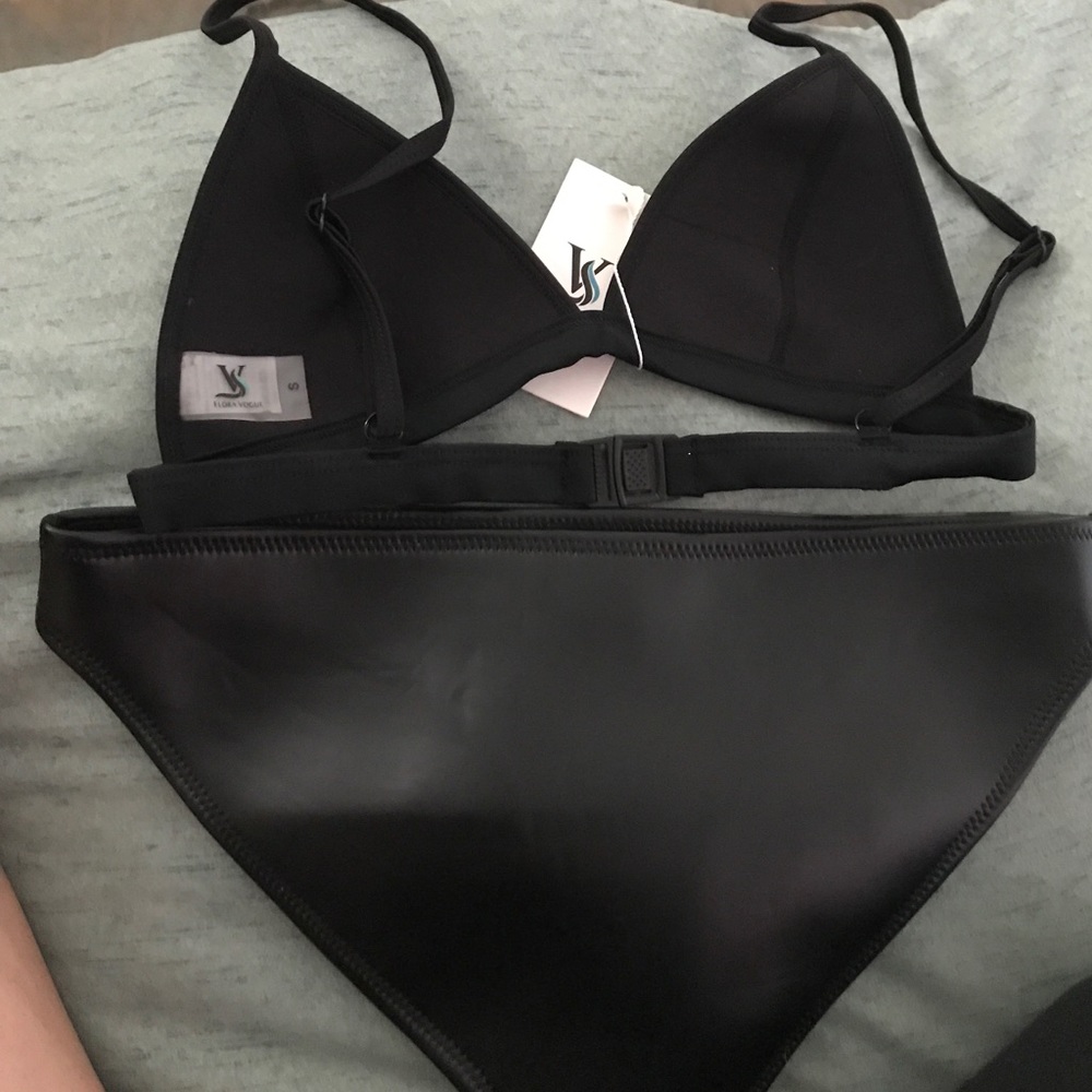 Bright mesh wet TRIANGL two piece bikini - Picture 3 of 4