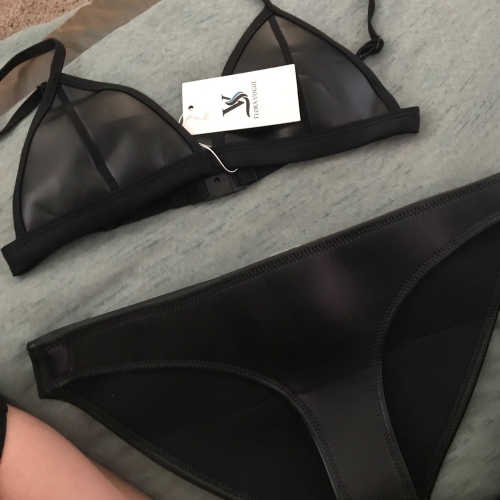 Bright mesh wet TRIANGL two piece bikini - Picture 4 of 4