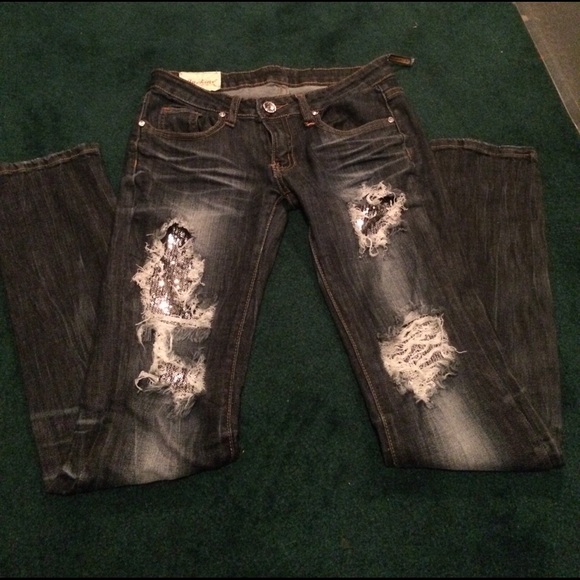 Super cute distressed jeans with sparkle fabric - Picture 2 of 4