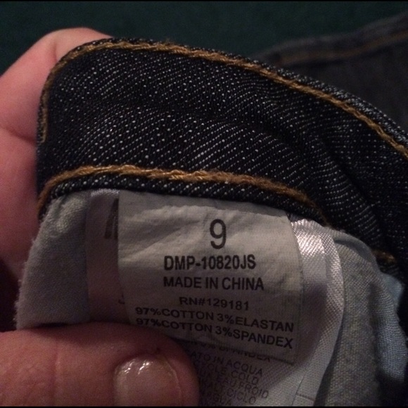 Super cute distressed jeans with sparkle fabric - Picture 3 of 4