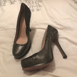 Joan and David pumps