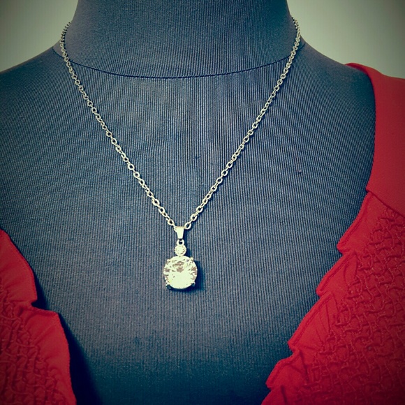 Jewelry - New Rhinestone Bling Necklace