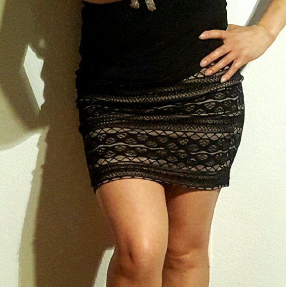 GUESS SKIRT - Picture 1 of 3