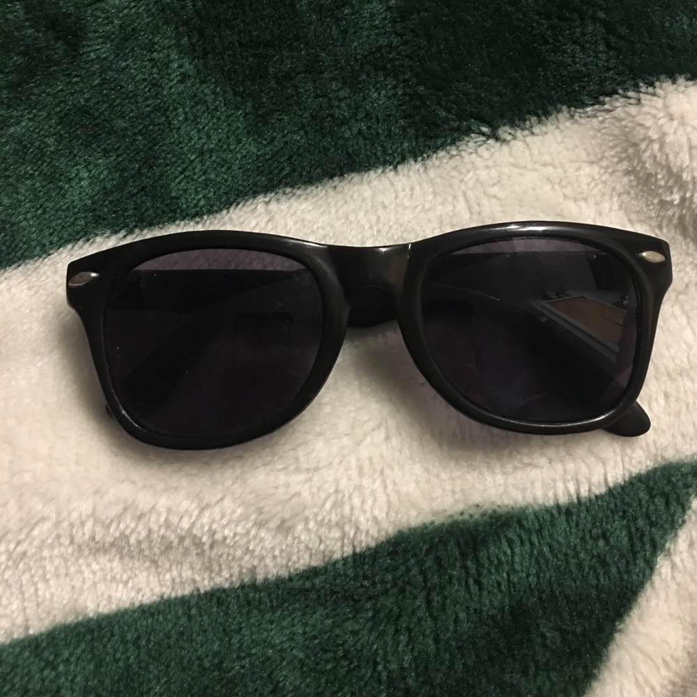 Black sunglasses