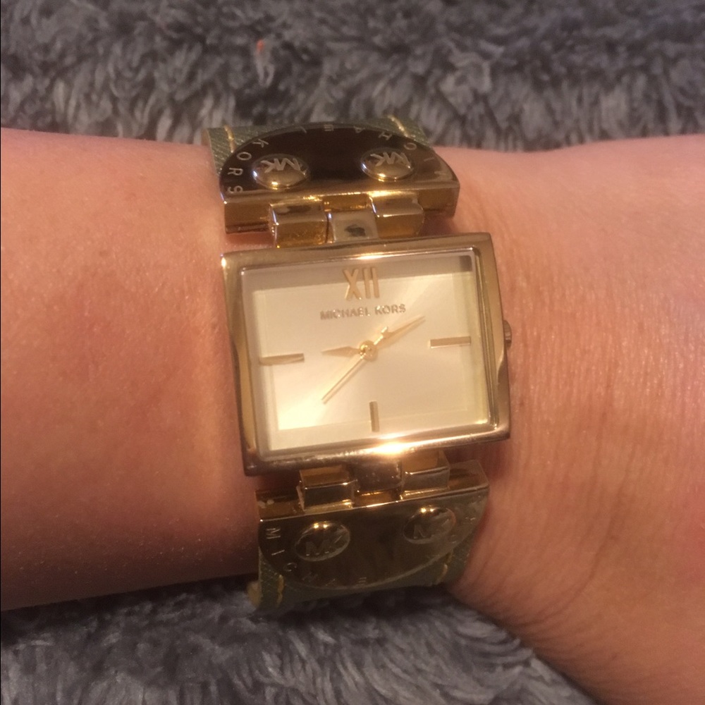 Michael Kors gold watch!🎉🎉🎉