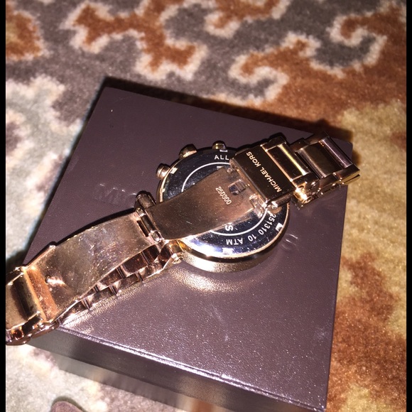 Michael Kors Parker Rose Gold-Tone Watch - Picture 4 of 5