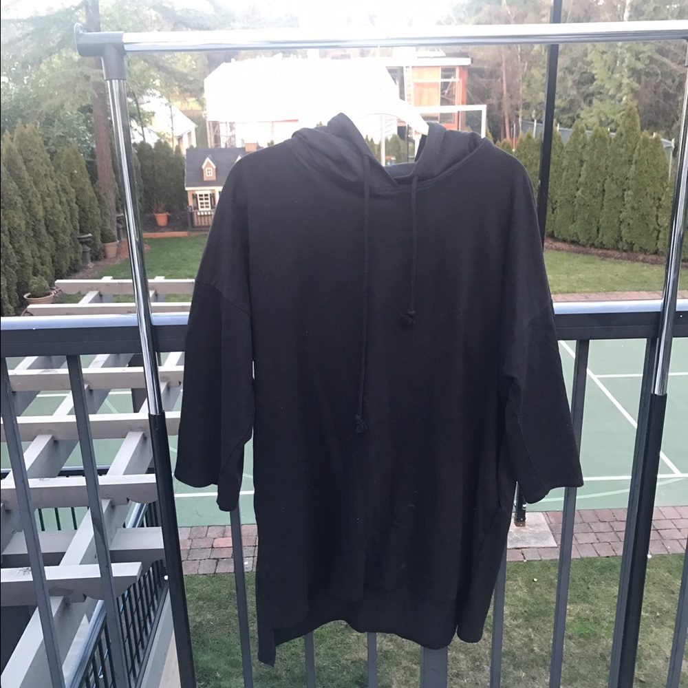 Long Black Chic Sweatshirt