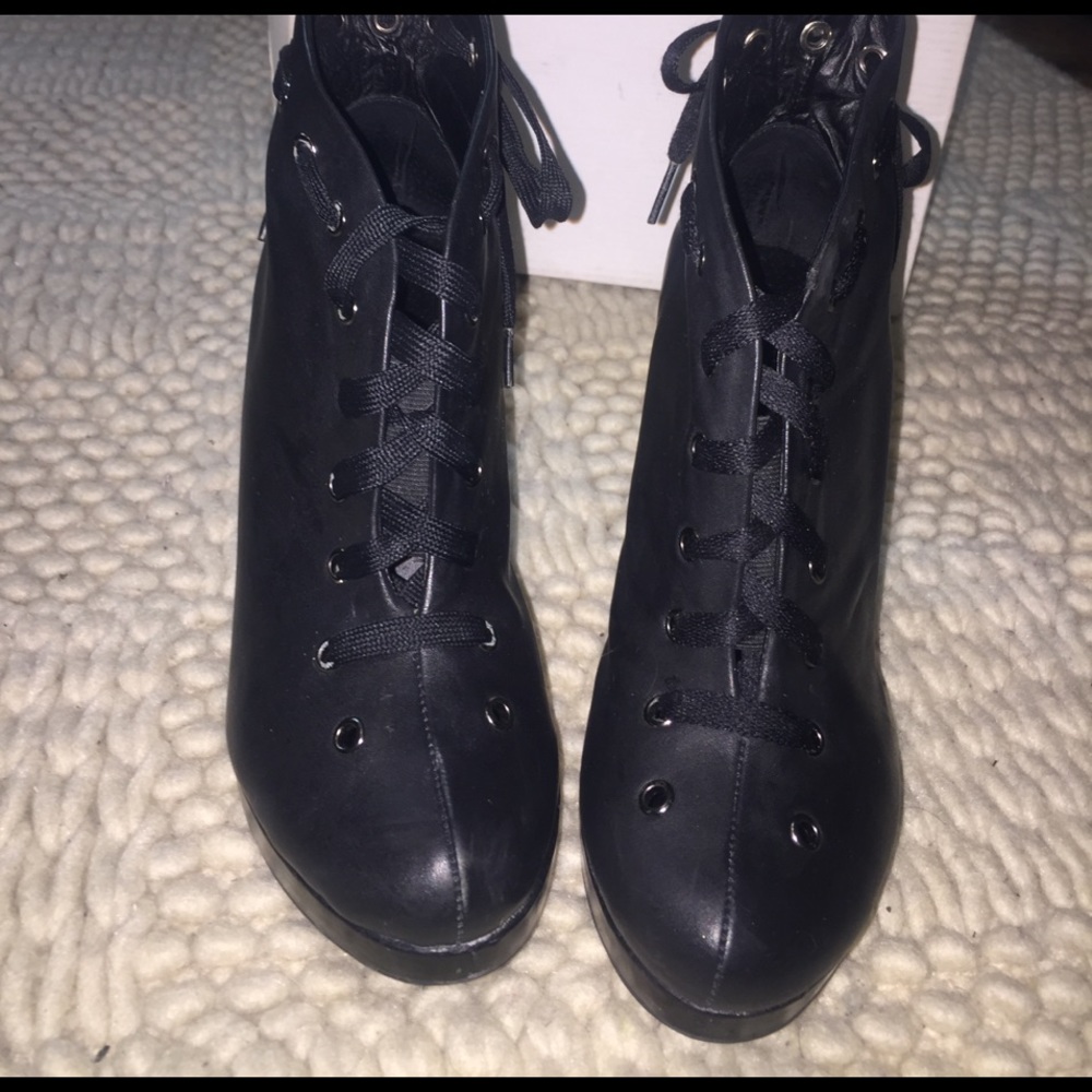 Cool, Casual wedge platform boots