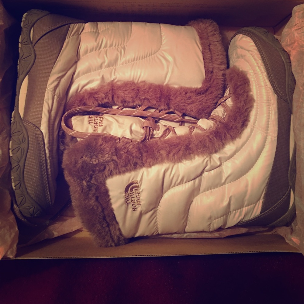 NIB The North Face Boots So Warm❄️So Comfy winter
