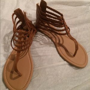 Rue 21 tan sandals size 7/8