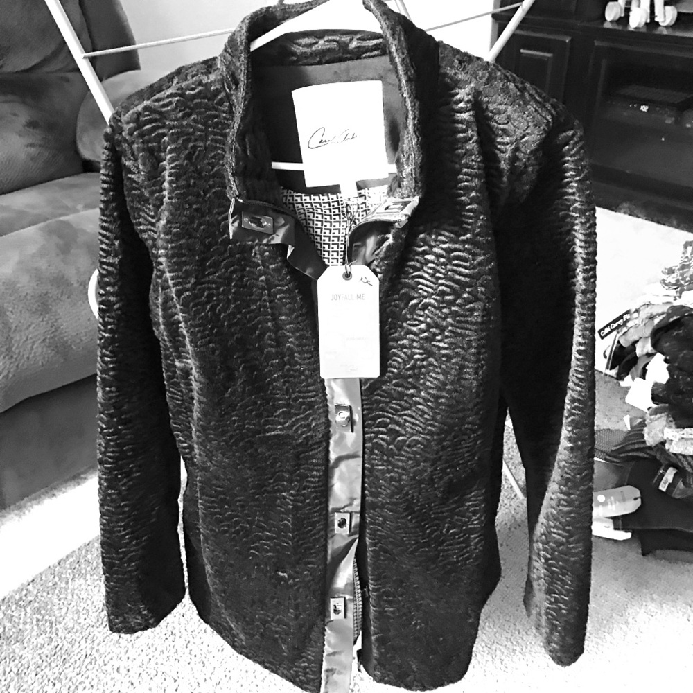 Cabi Turn Key Topper