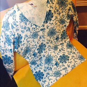 Gap floral pattern sweater in green & white