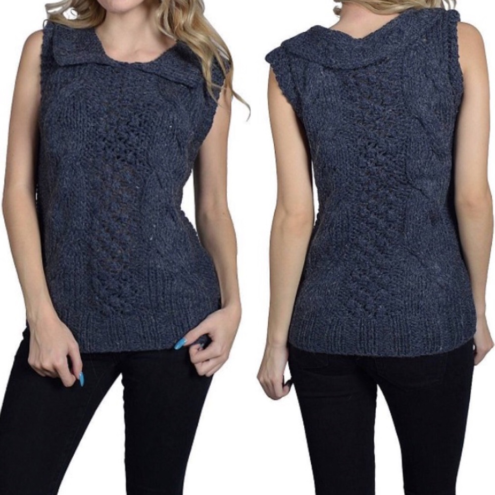 🆕🍄Navy Sleeveless Oversized Collar Vest Top