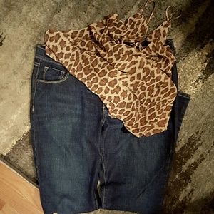 Women's Old Navy Sweetheart jeans.