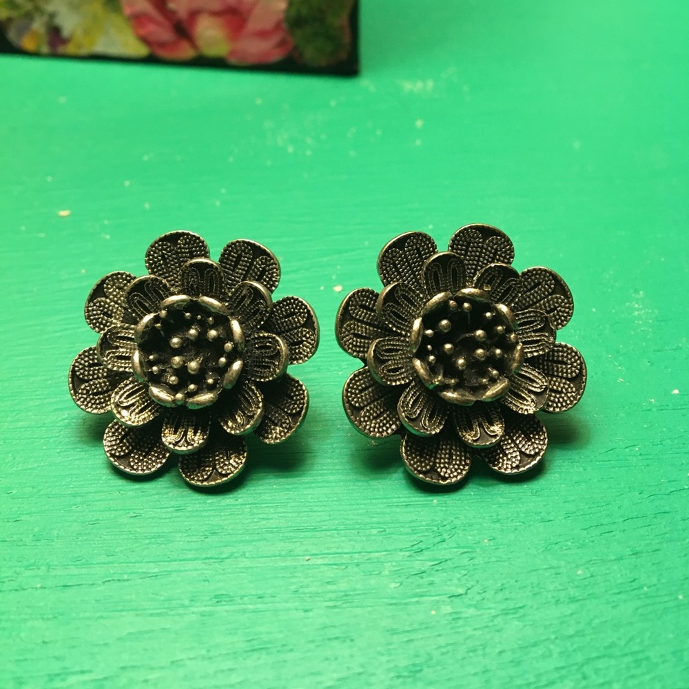 Silver flower earrings