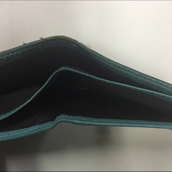 Authentic Vintage GUCCI Wallet - Picture 2 of 3