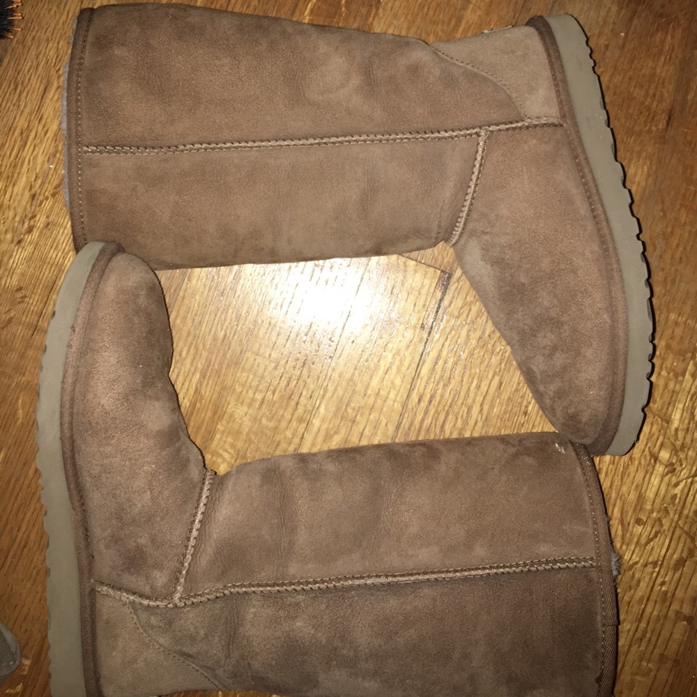 Women's Uggs US 8, U. K. 6.5, EU 39, JAPAN 25