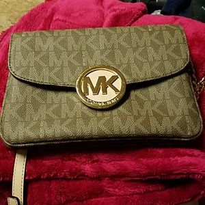 Michael kors crossbody