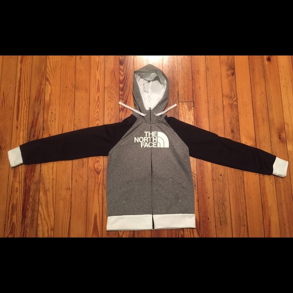 EUC Women's The North Face hoodie