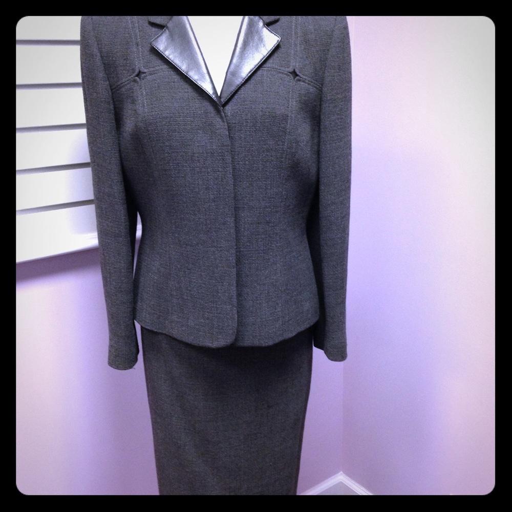 Albert Nipon suit